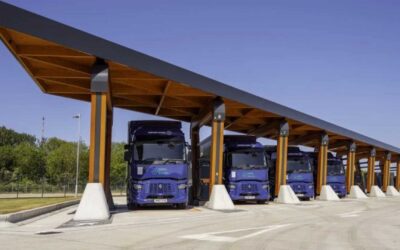 Camion elettrici in movimento